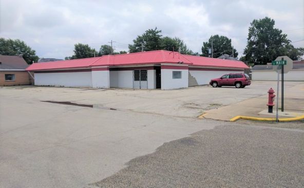 106 S Scott St, Oakwood, IL 61858
